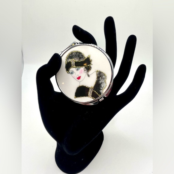 Accessories - Vintage art deco lady compact mirror silver tone purse mirror flapper